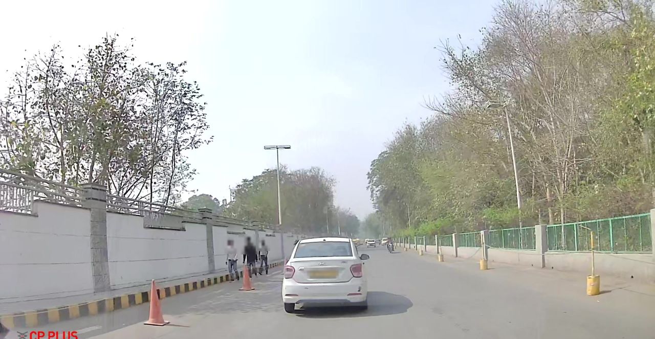 Delhi NCR dashcam frame: Day, clear